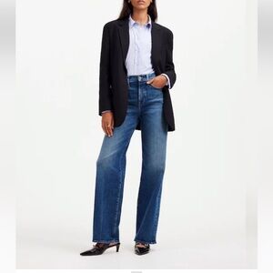 NWOT Madewell The Perfect Vintage Wide-Leg
Jean, size 28